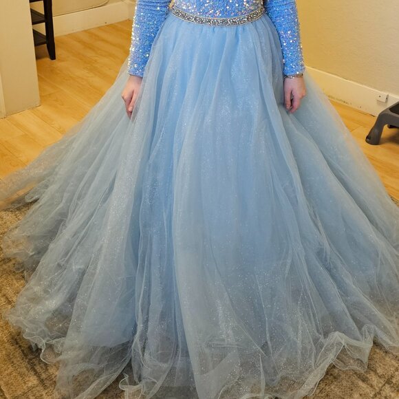 Size 10 light blue long sleeve soft sequin glitter tulle ballgown by Ava Presley - Picture 5 of 13